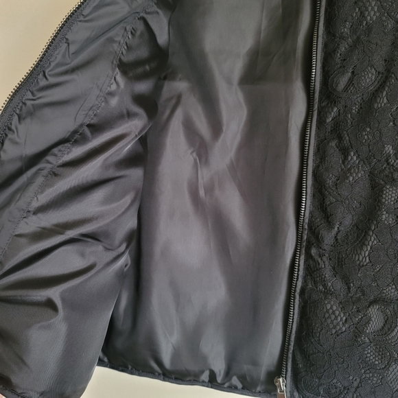 Banana Republic Heated Vest Size Small - Picture 7 of 10